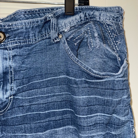 Ariya Blue Distressed Boyfriend Jeans - Picture 3 of 9